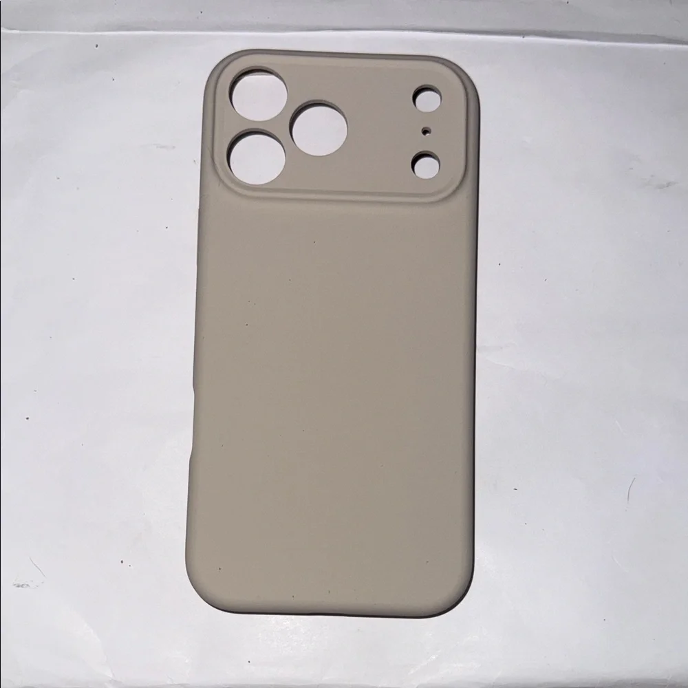 OTOFLY Beige Silicone iPhone 17 Pro Max Case - NWOT